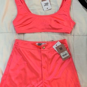 Tiger Mist Other - 2 piece matching set Neon Pink (not used) Tiger Mist Other - 2 piece matching set Neon Pink (not used)